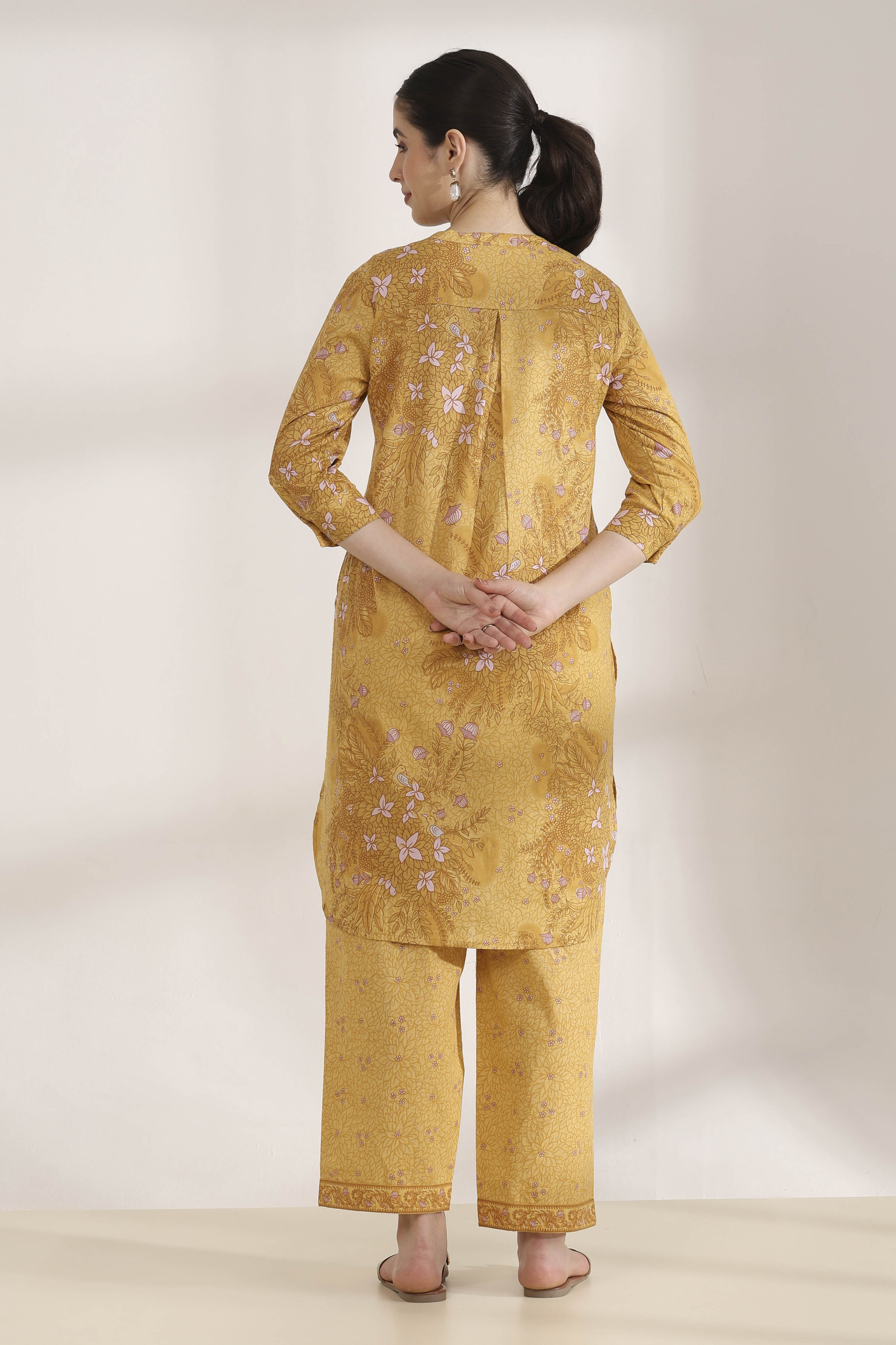 Yellow Cotton Flex Straight Printed Kurta Pants Set image number 5