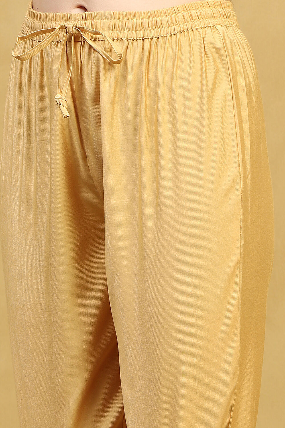 Lavender Viscose Blend Printed Straight Kurta Pants Set image number 2