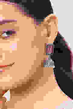 Light Brown Alloy Studs image number 1