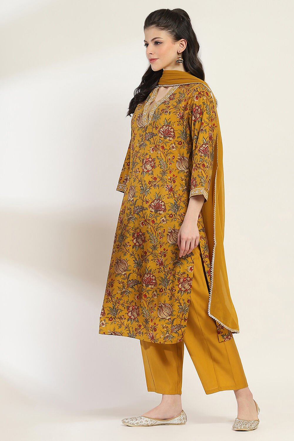 Yellow Cotton Blend Straight Suit Set image number 3