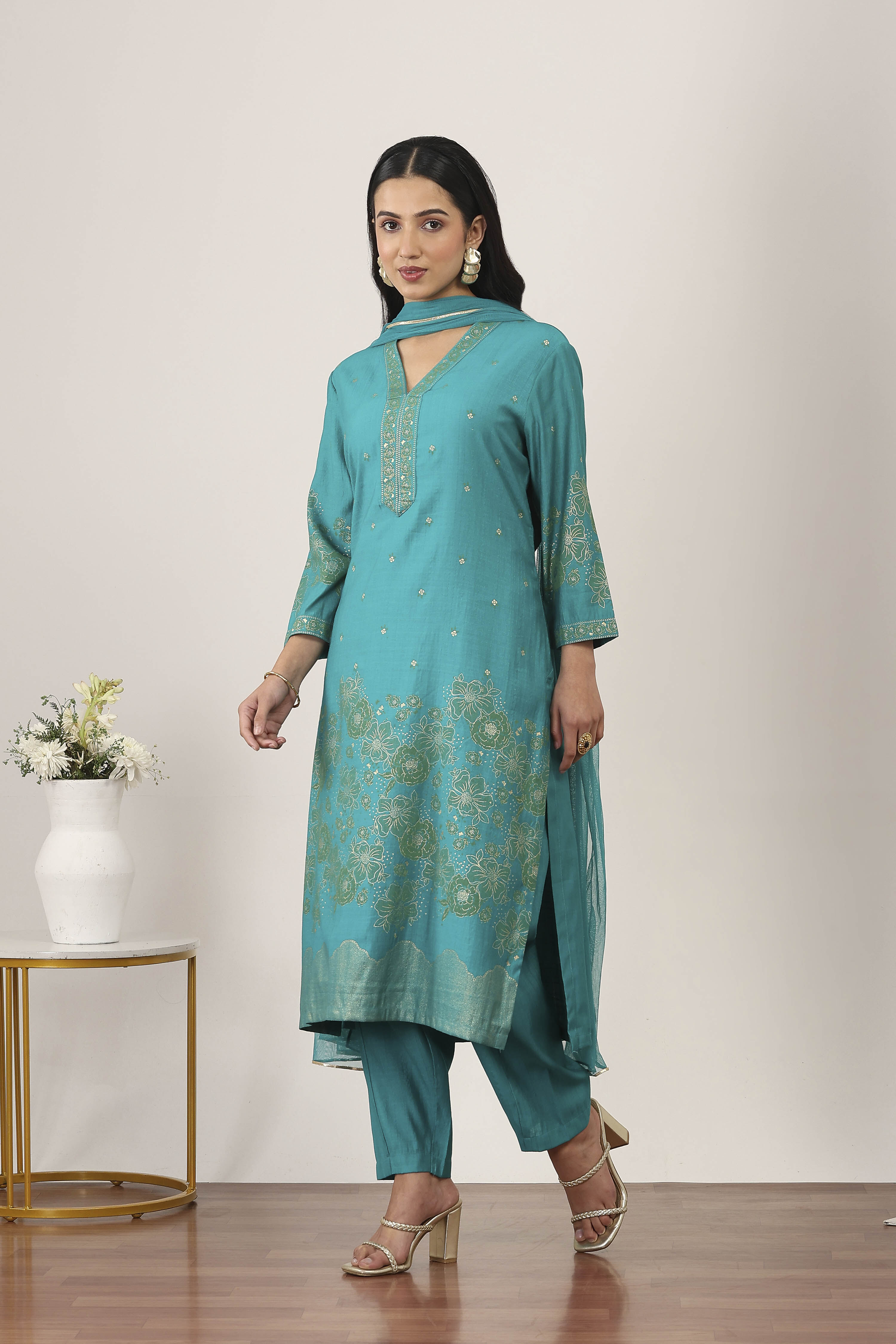 Green Viscose Polyester Straight Suit Sets image number 3