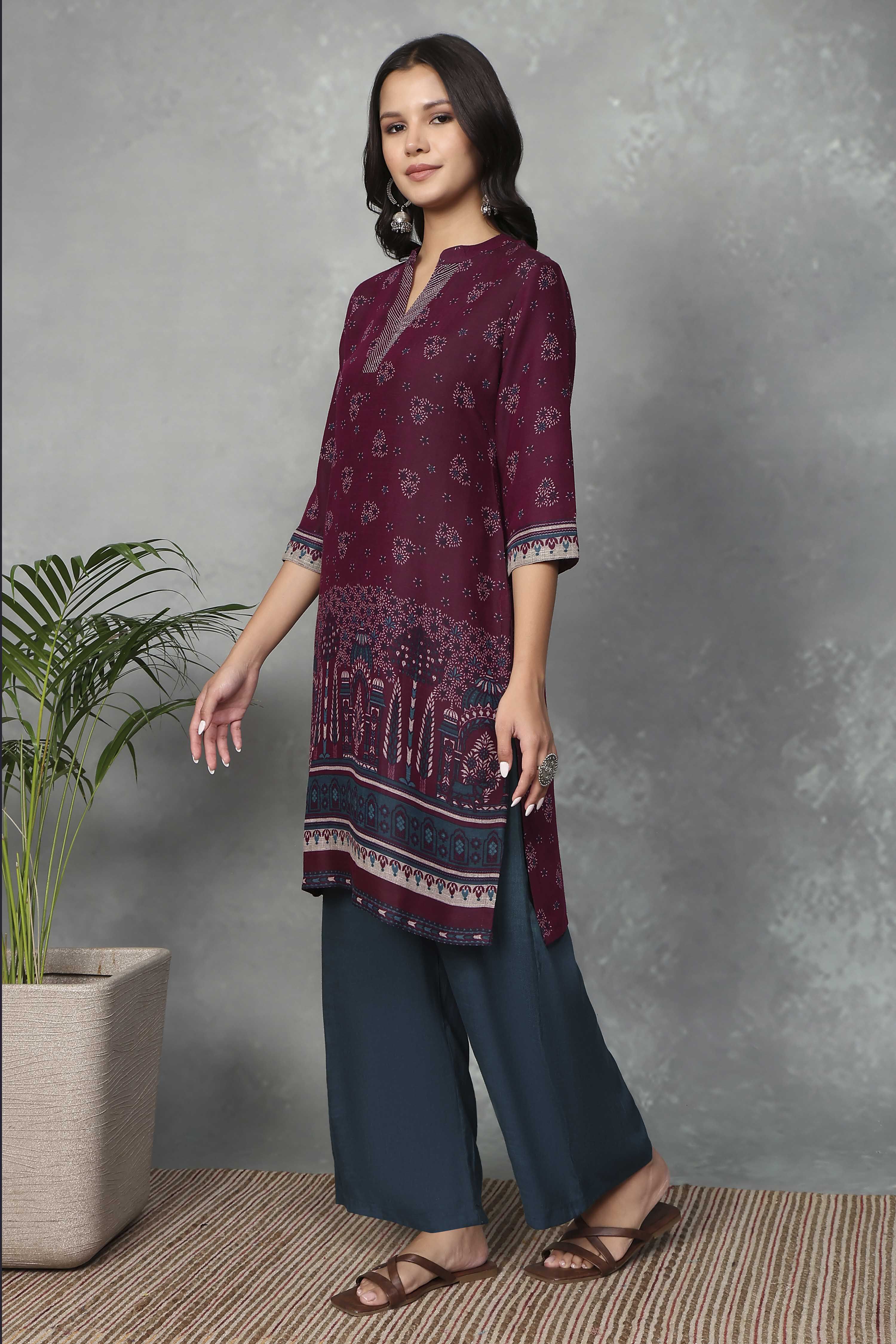 Green Viscose Polyester Viscose Rayon Kurta Pants Set image number 3