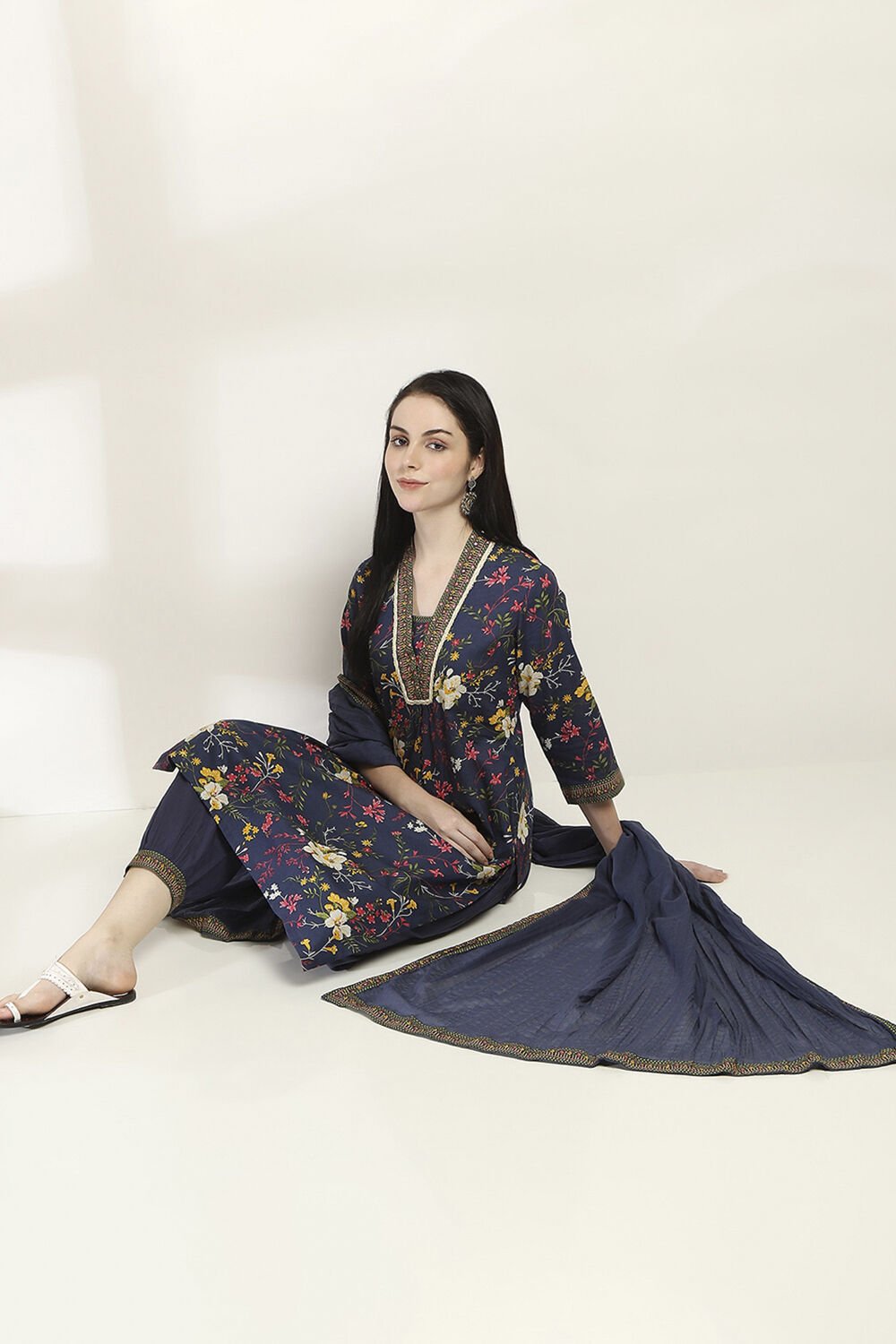 Navy Blue Cotton Floral Printed Straight Suit Set image number 0