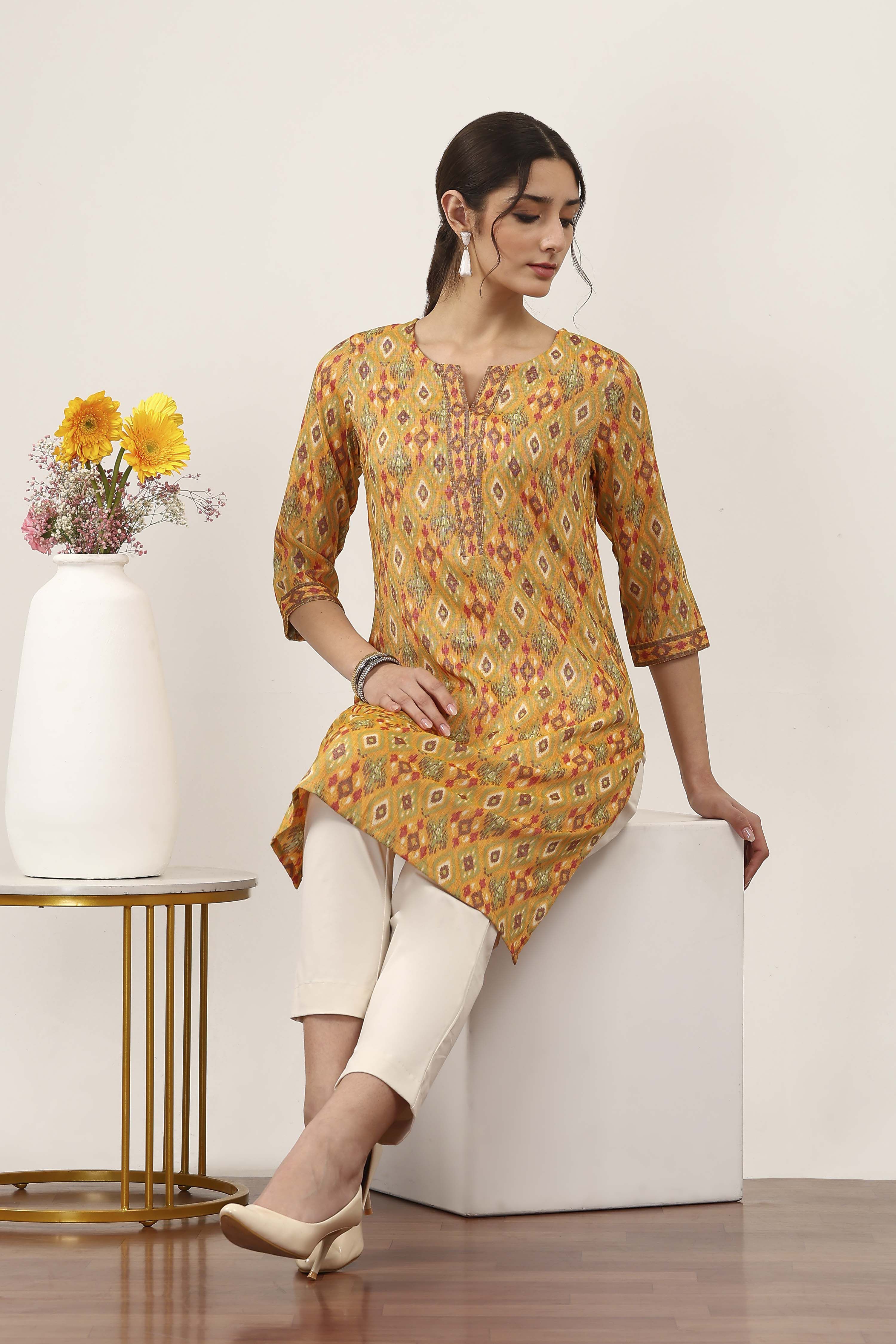Yellow Viscose Polyester Straight Kurtas image number 0