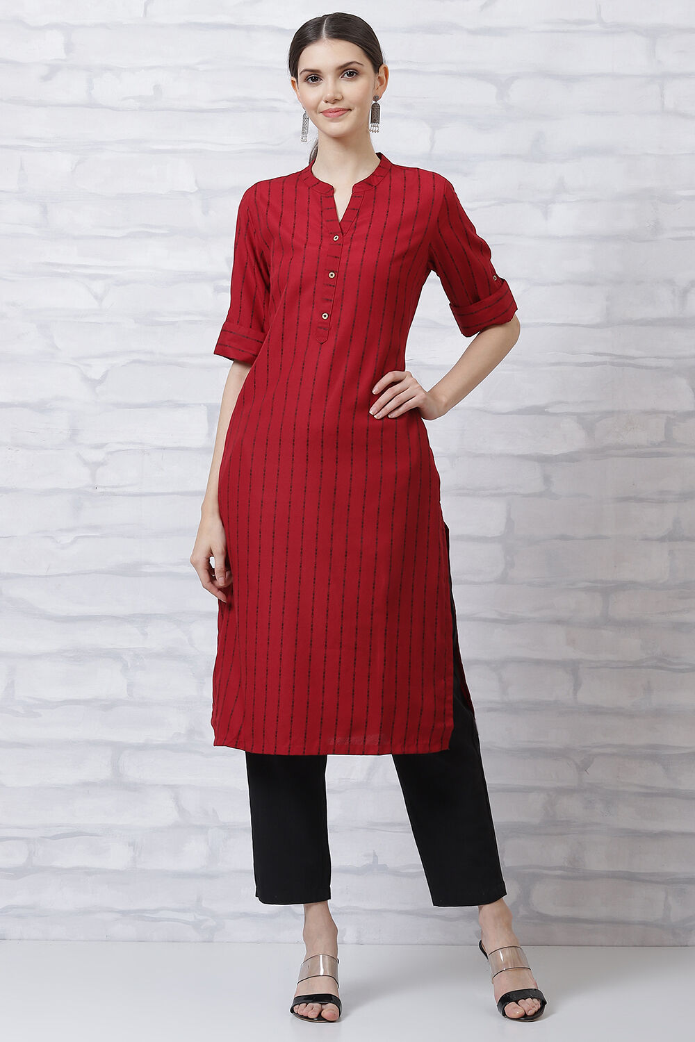 Maroon Printed Straight Kurta image number 5