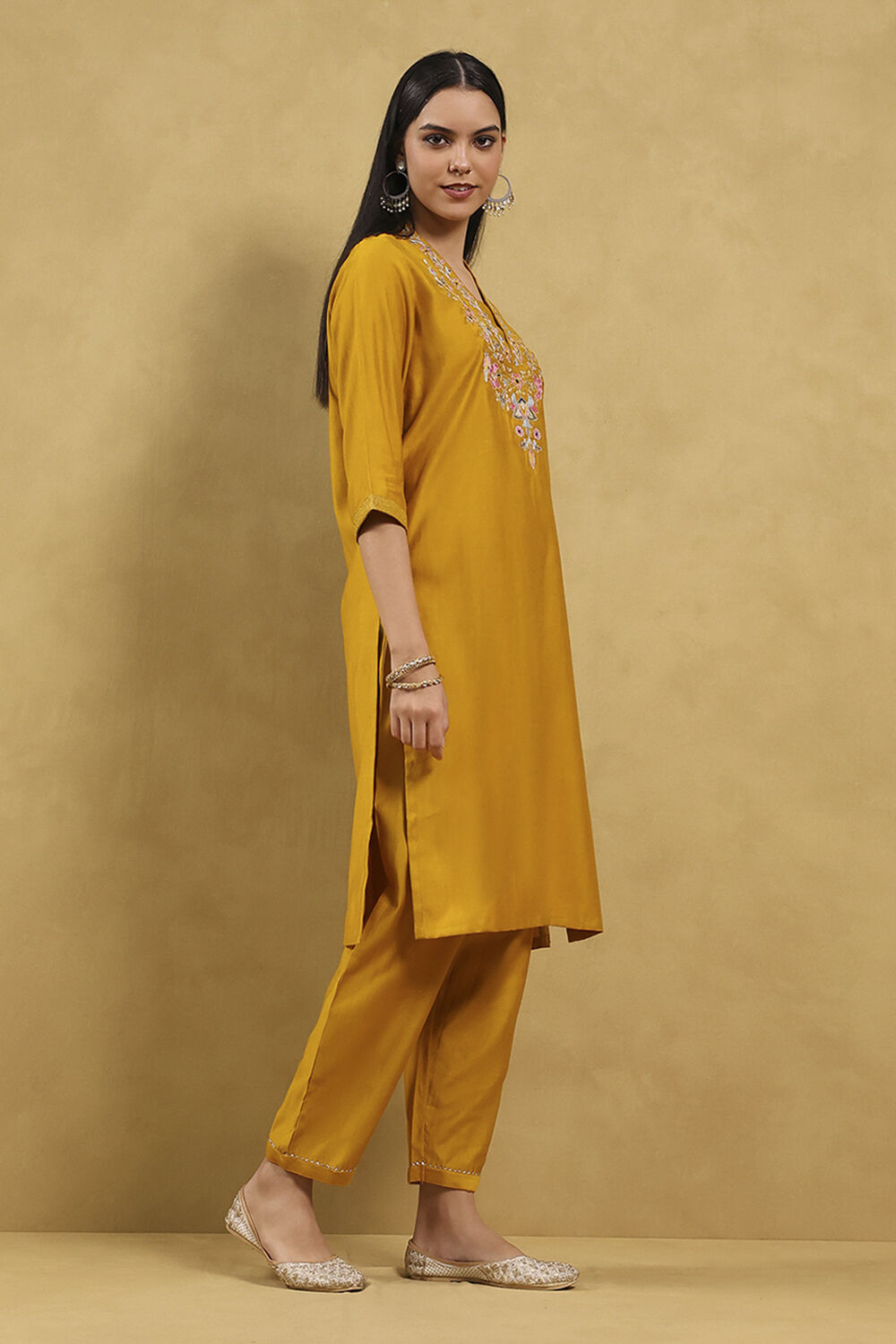 Mustard Polyester Solid Straight Kurta Pants Set image number 5