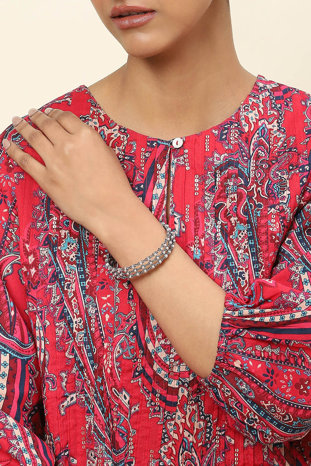 Pearl White Alloy Bangles image number 3