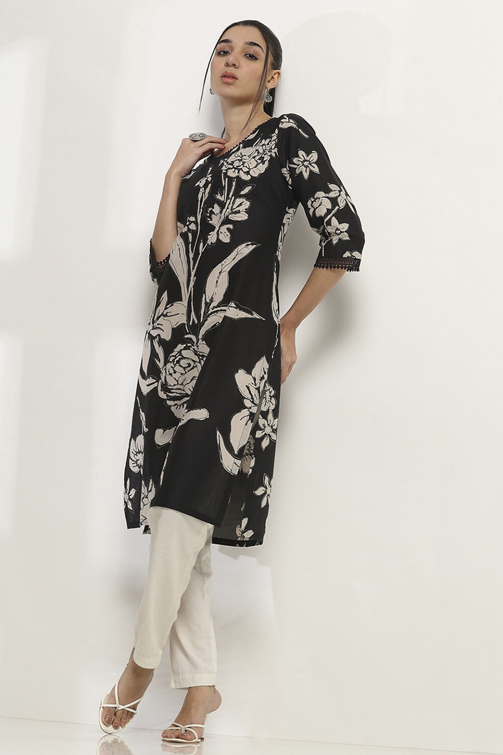 Black Cotton Printed Straight Kurta image number 0