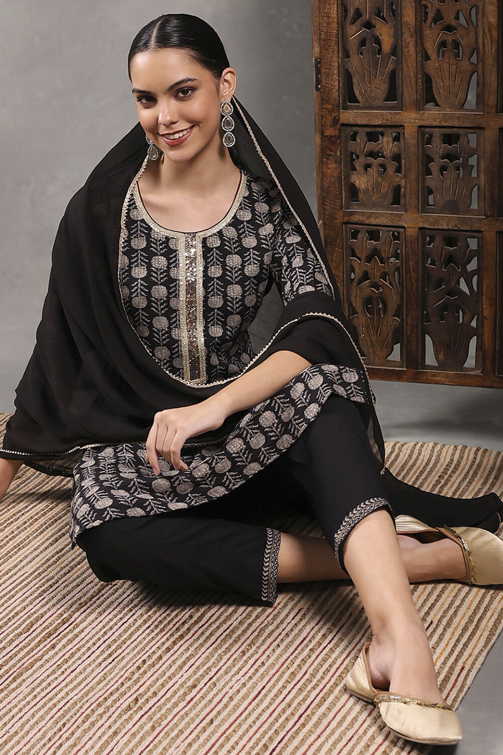 Black Viscose Blend Printed Straight Suit Set image number 7