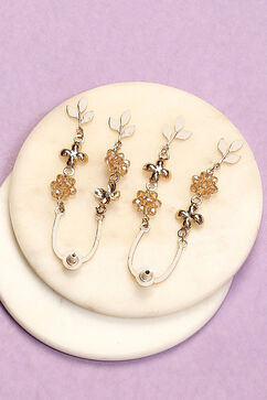 Gold Alloy Earrings image number 2