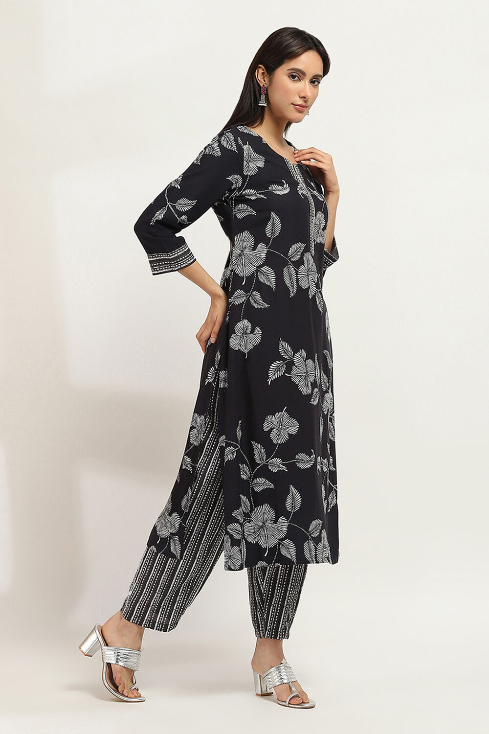 Black Printed Straight Kurta Set image number 5