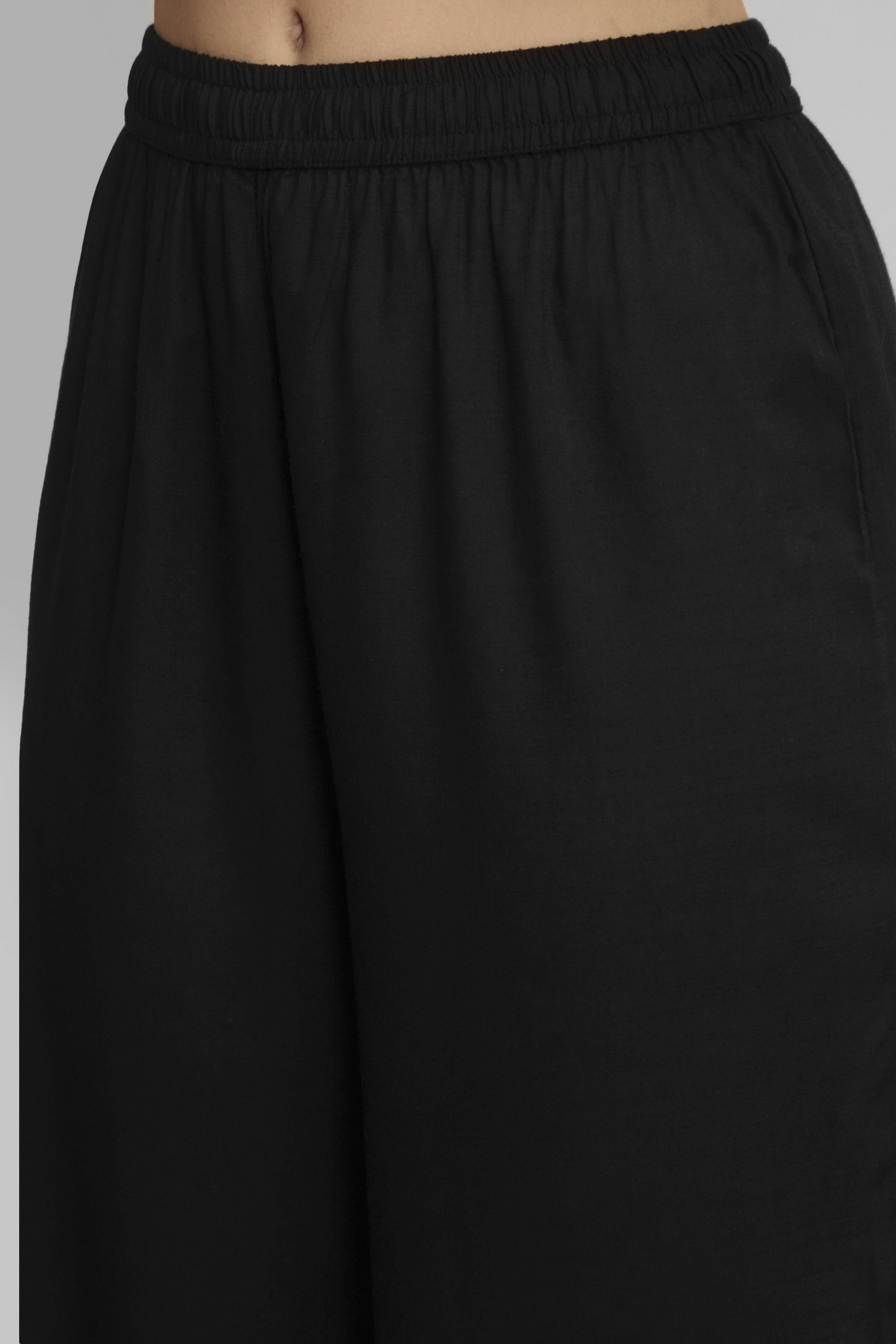 Black White Cotton Flex Straight Solid Kurta image number 2