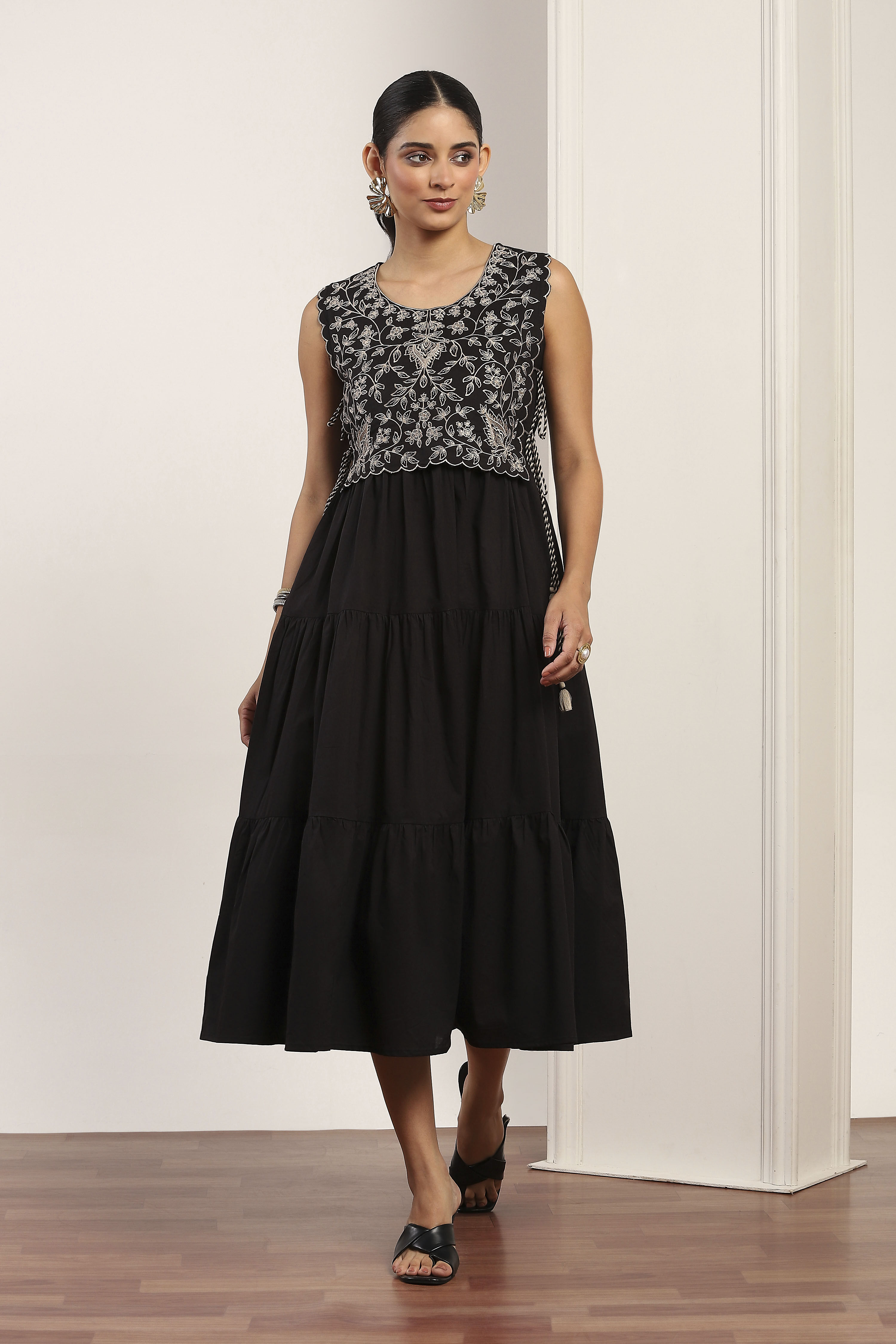 Black Cotton Dress image number 5