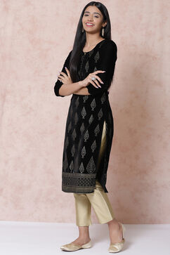 Black Velvet Straight Kurta image number 3