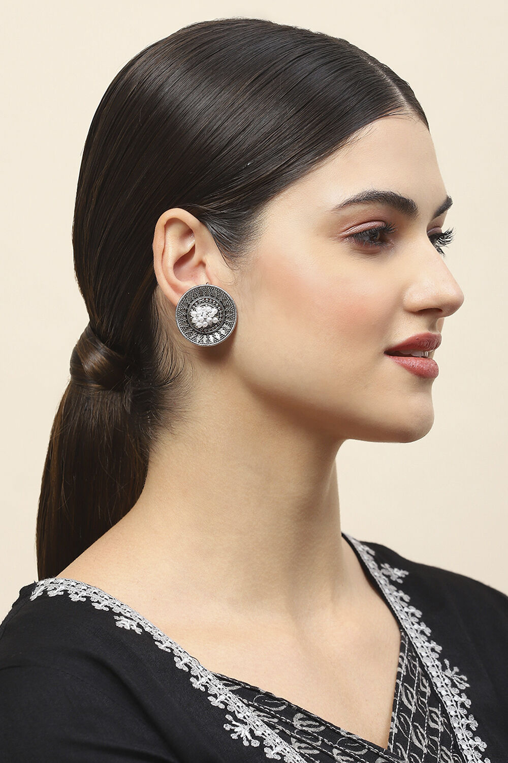 Oxidised Alloy Earrings image number 3