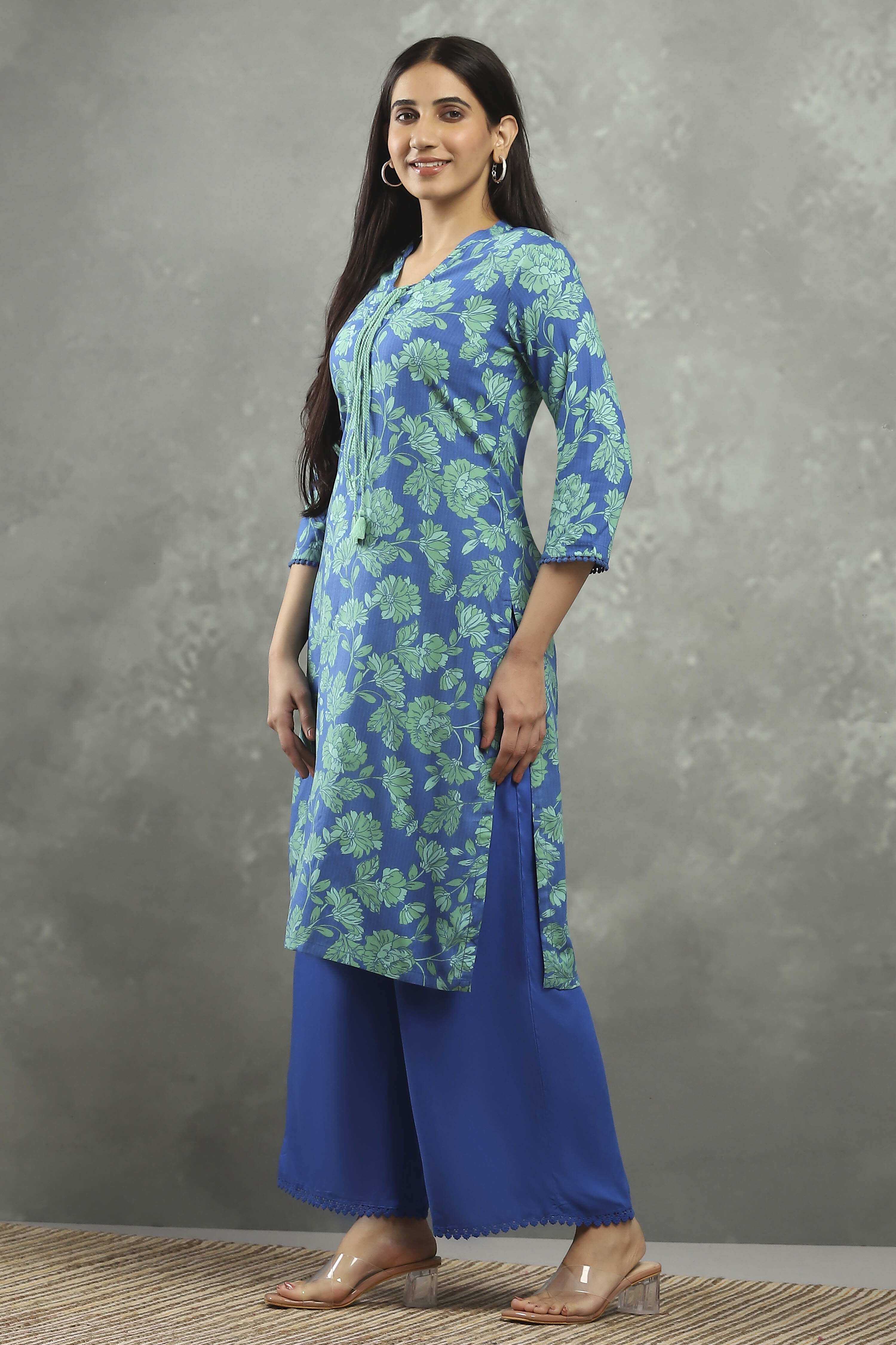 Green Viscose Straight Kurta Pants Set image number 3
