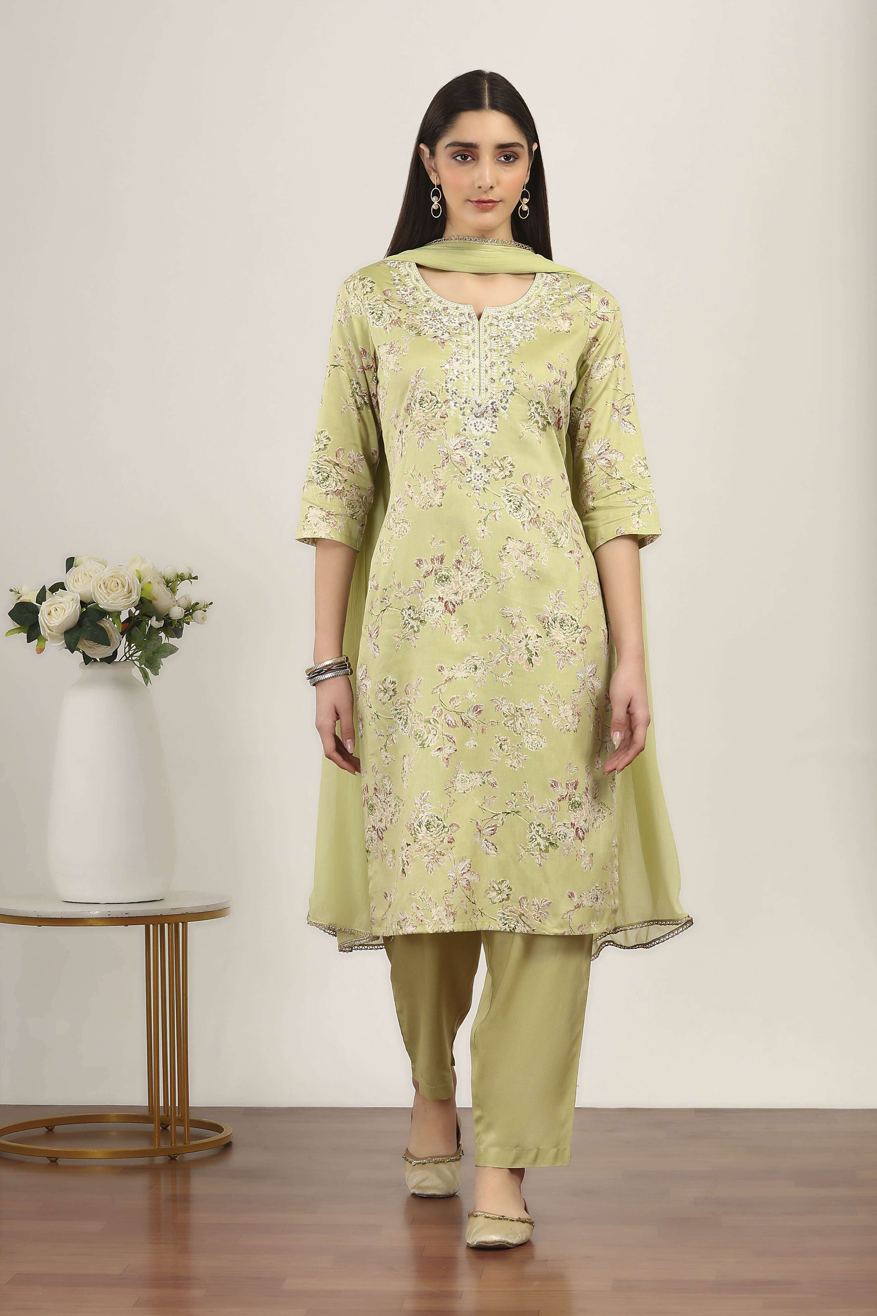 Green Cotton Straight Suit Sets image number 0