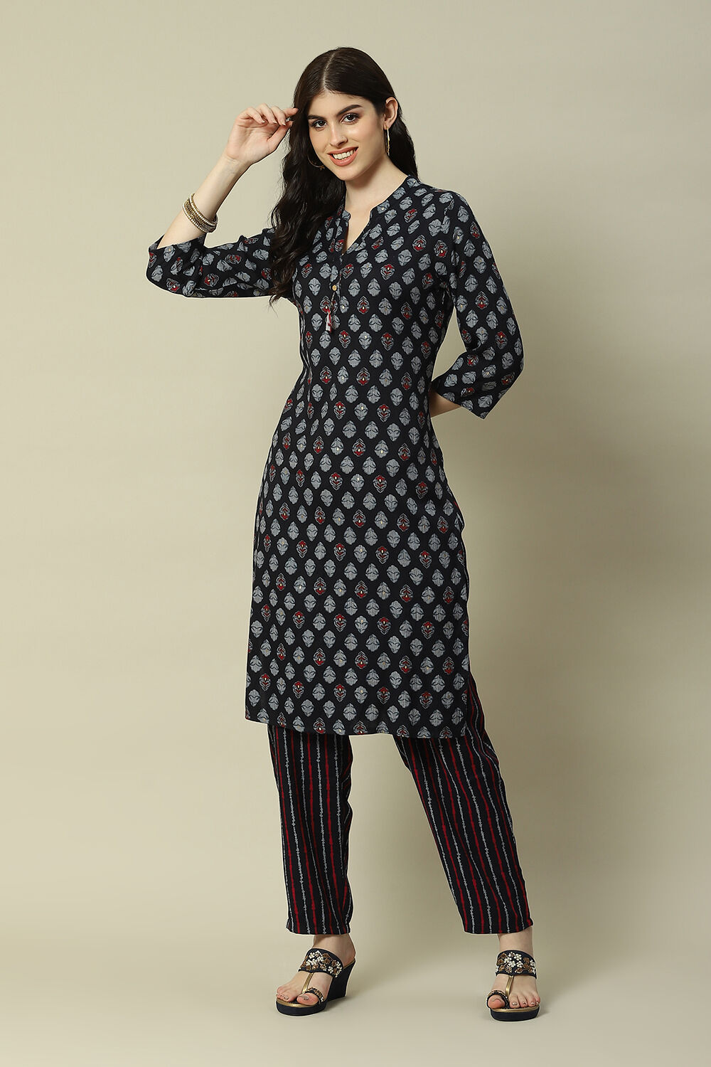 Buy Navy Blue Cotton Blend Straight Printed Kurta Palazzo Suit Set 2N by Rangriti