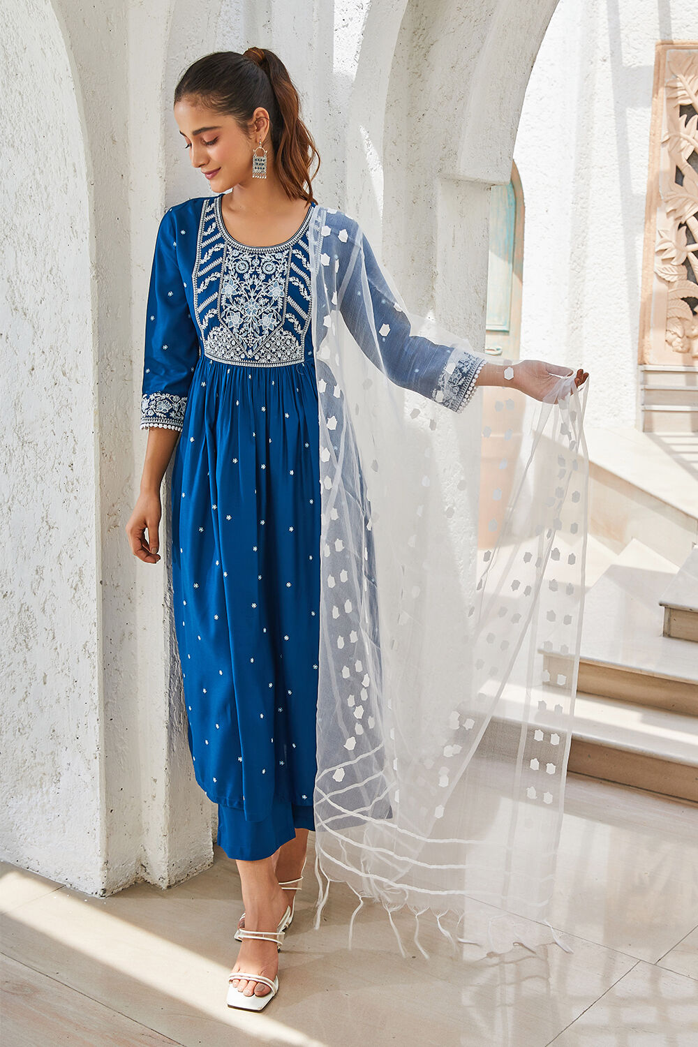 White Organza Geometric Printed Dupatta image number 3