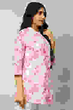 Pink Cotton Floral Printed Straight Indie Top image number 4