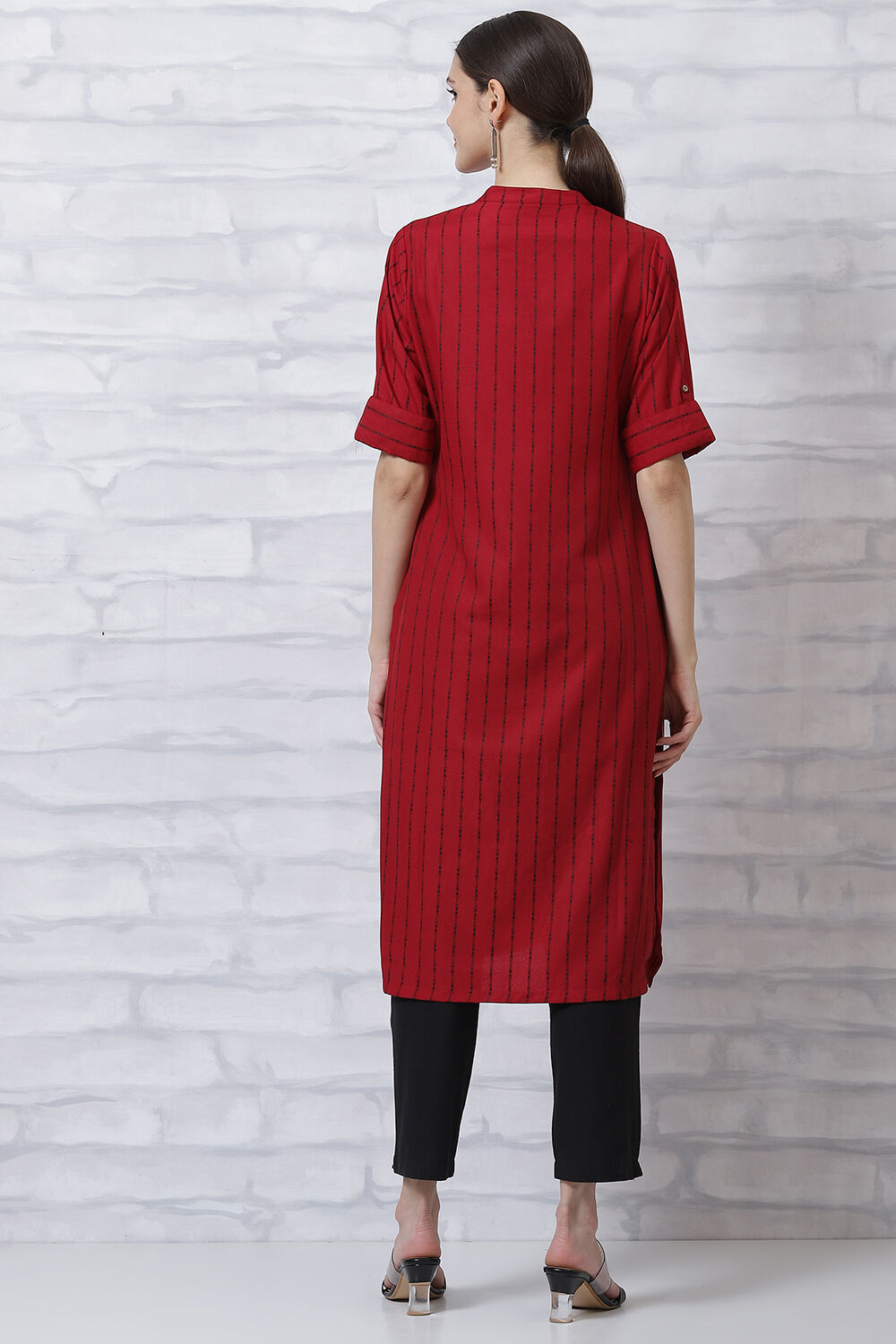 Maroon Printed Straight Kurta image number 4