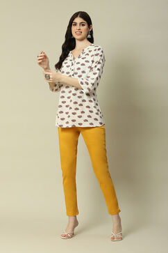 Yellow Poplin Lycra Slim Solid Slim Pants image number 0