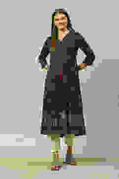 Black LIVA Tiered Printed Dress image number 5