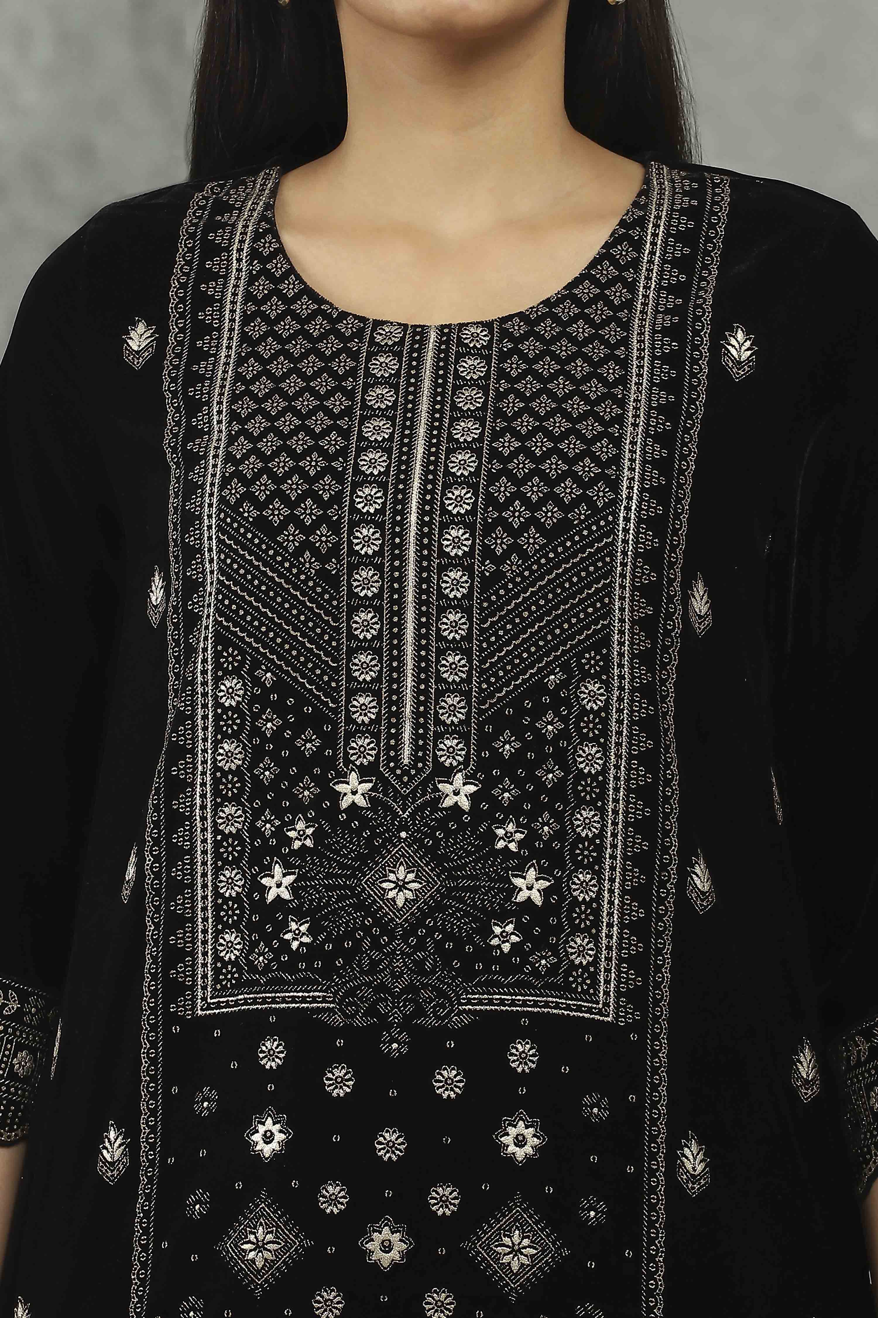 Black Polyester Printed Straight Suit Set image number 1