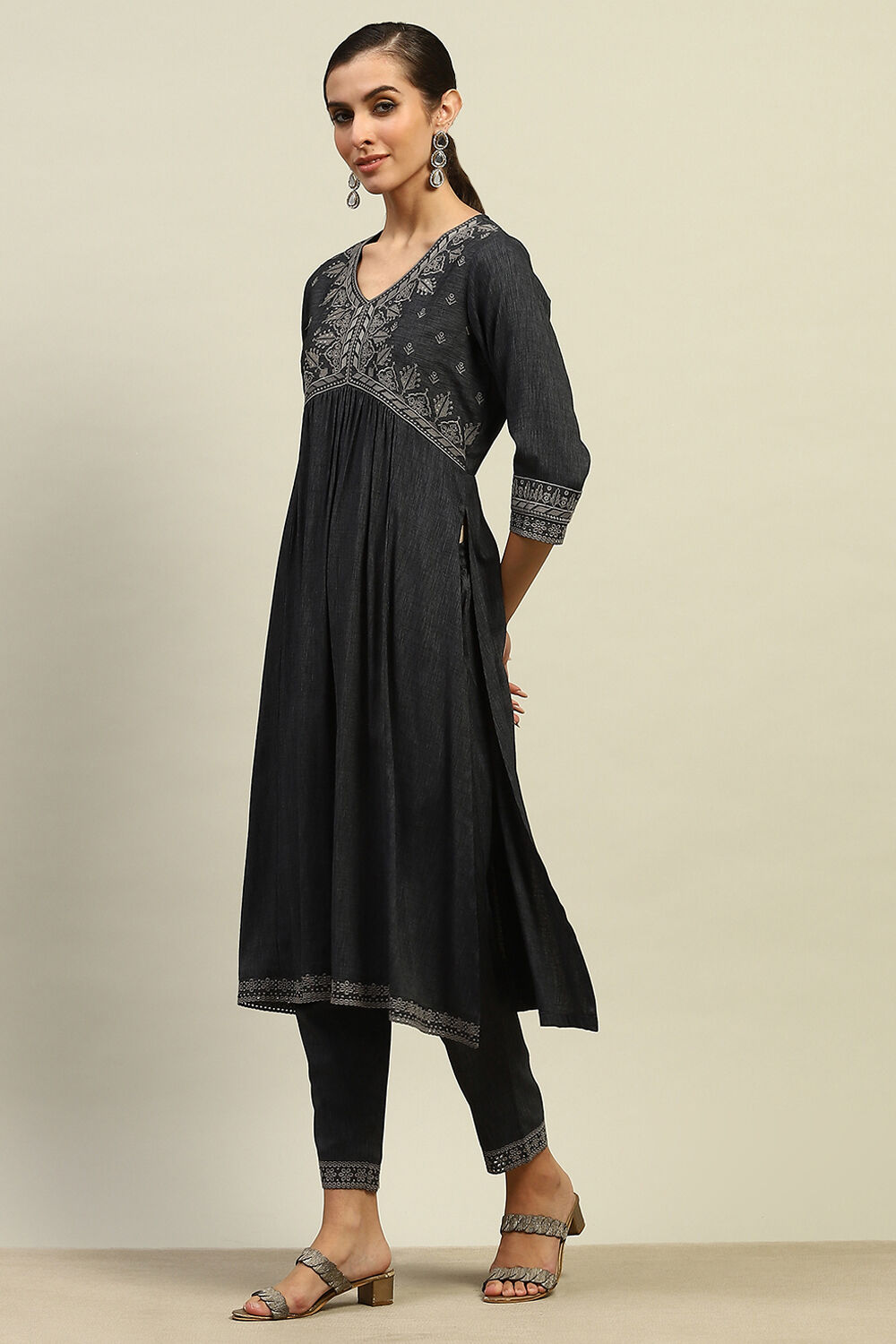 Black Viscose Blend Gathered Embroidered Kurta Palazzo Suit Set image number 3