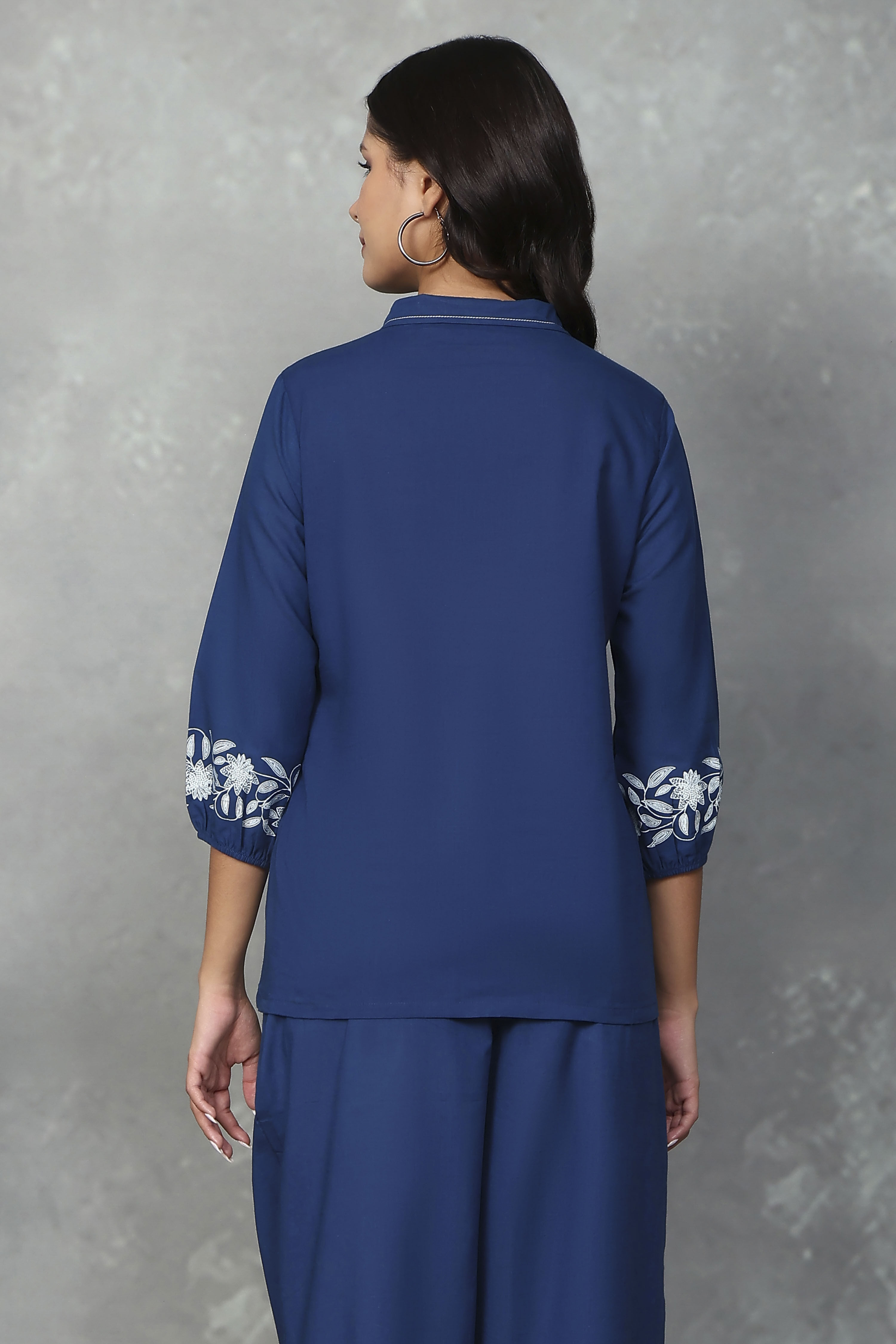 Blue Cotton Shirts image number 3