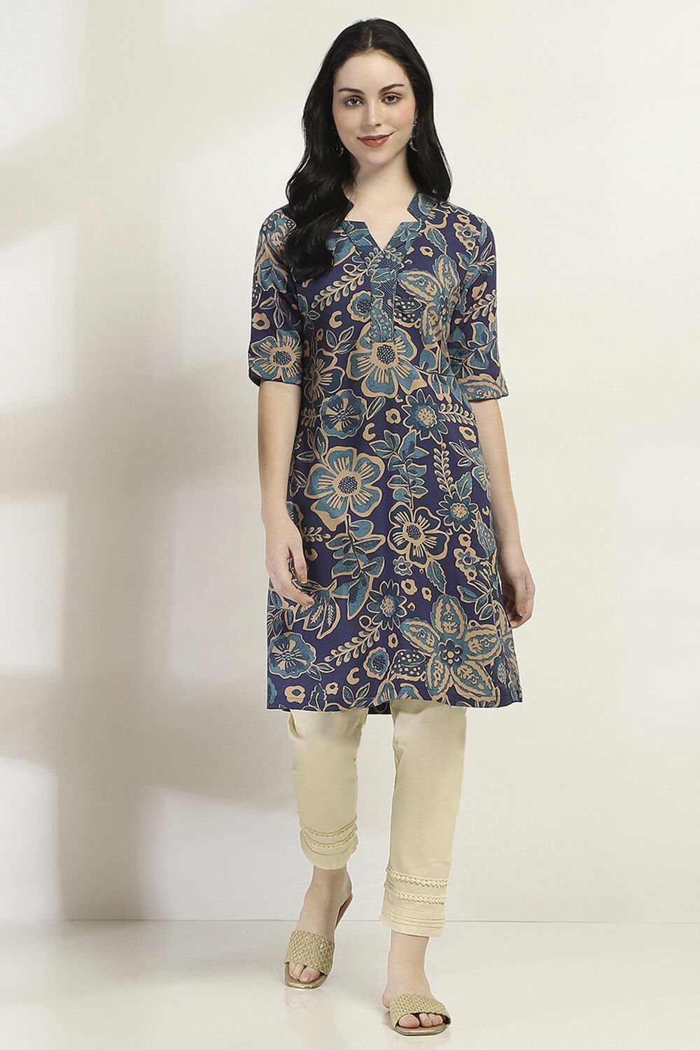 Indigo Printed Straight Kurta image number 5