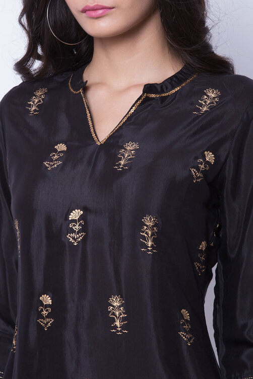 Maroon Shantoon Straight Kurta image number 1