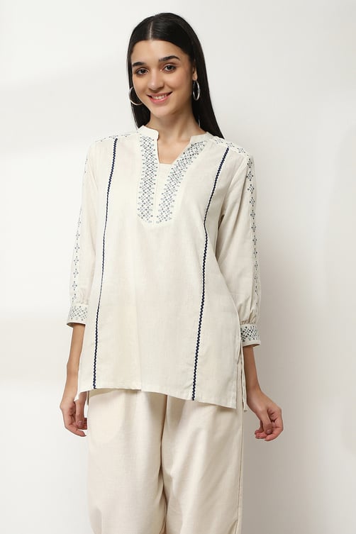 Off-White Cotton Blend Straight Top image number 5