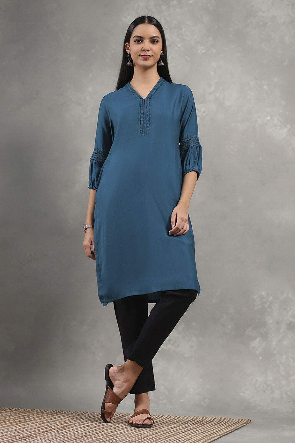 Teal Solid Straight Kurta image number 5