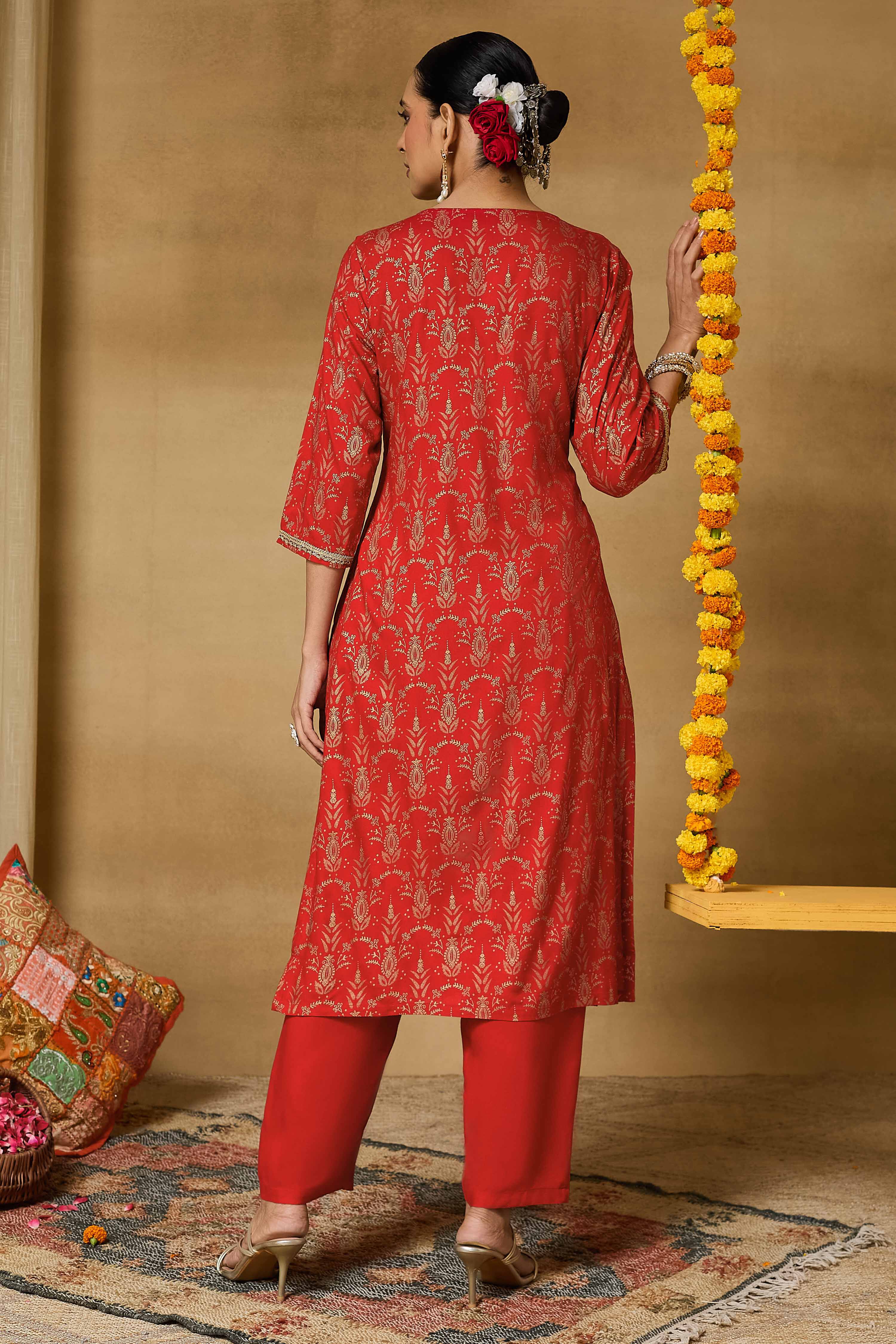Red Viscose Rayon Straight Printed Suit Set image number 5