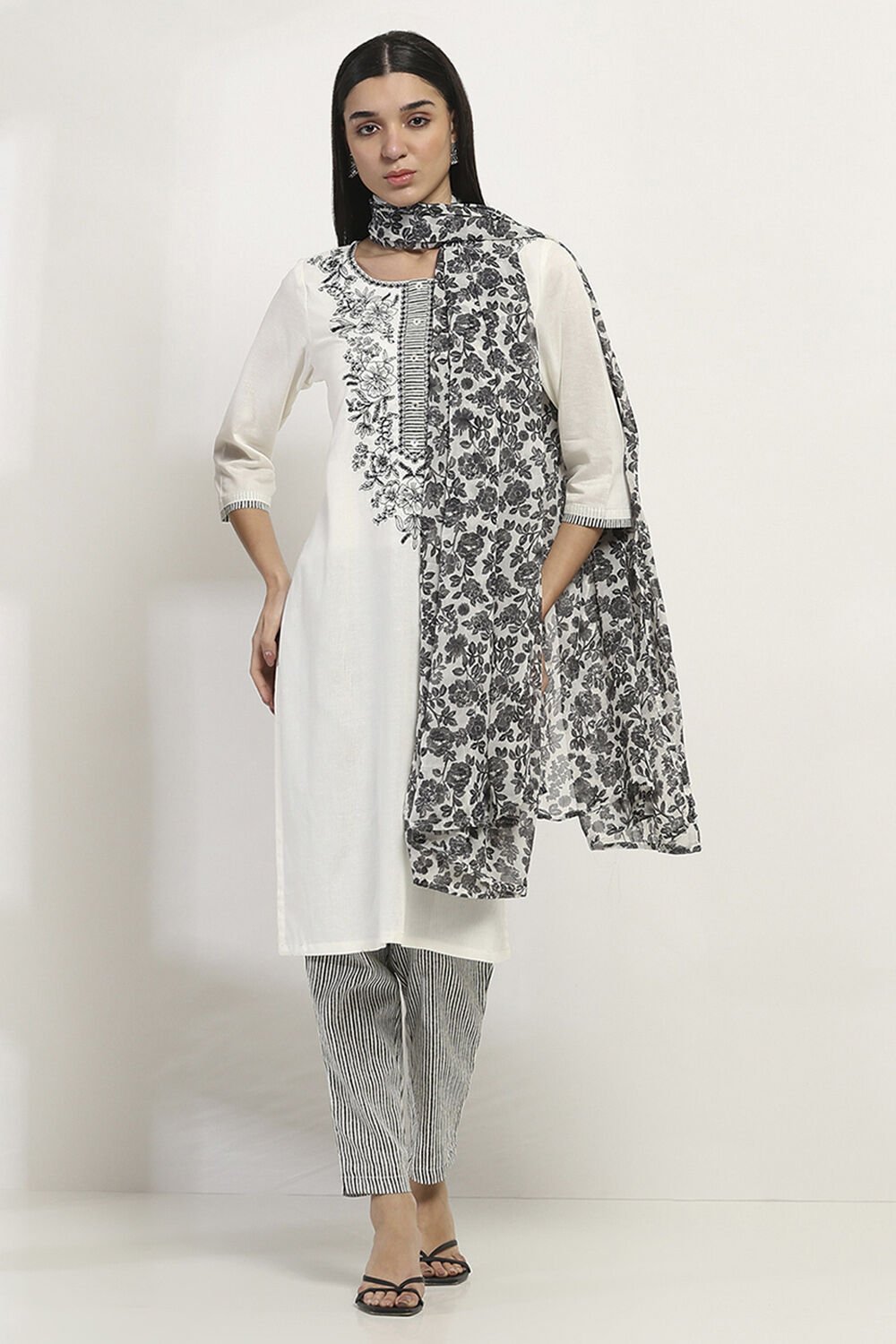 White and Black Printed Straight Suit Set image number 6