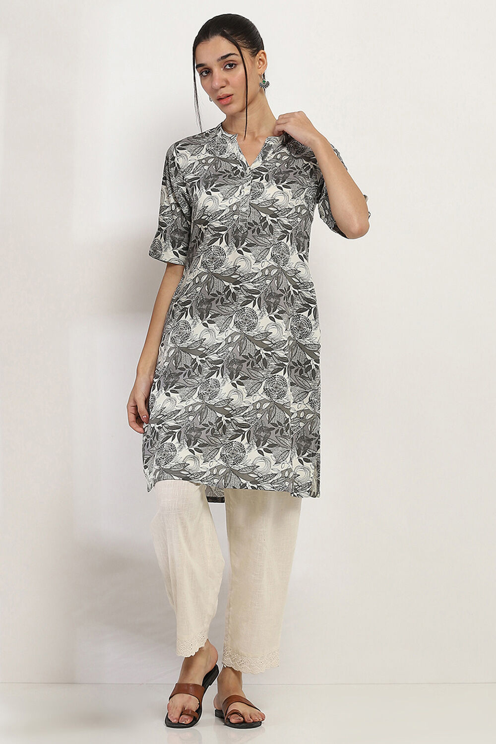 Yellow Printed Straight Kurta image number 5