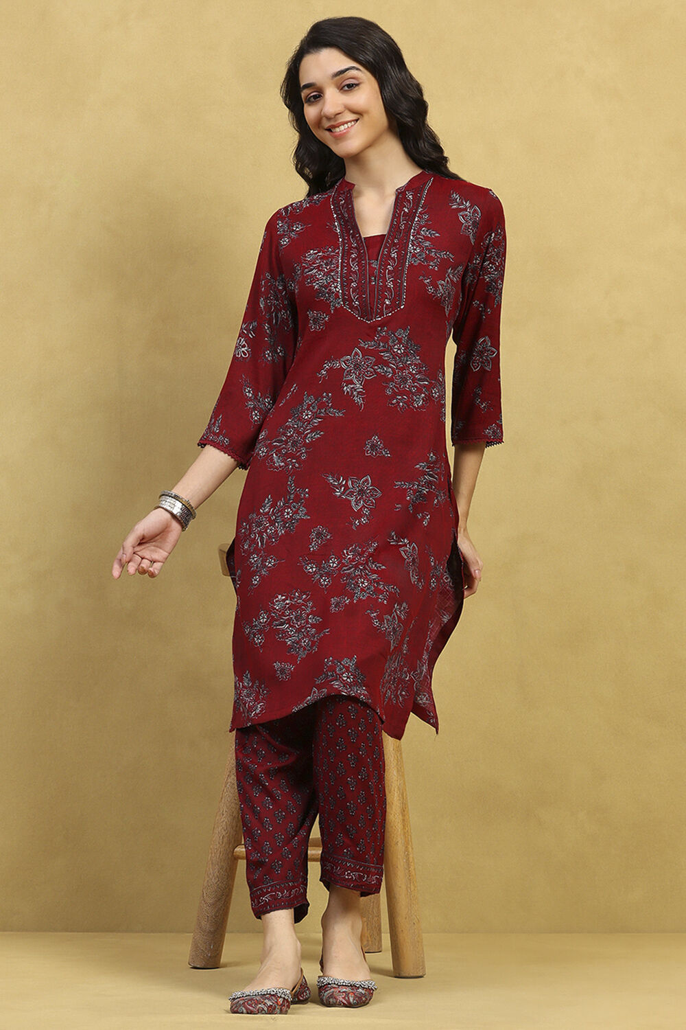 Green-Maroon Viscose Blend Printed Straight Kurta Pants Set image number 0