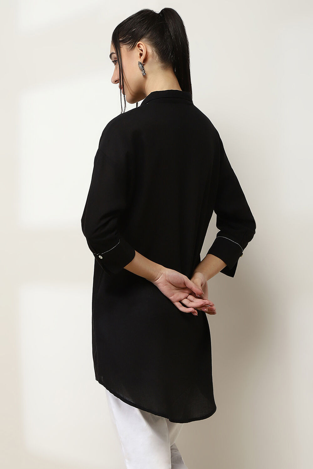 Black Printed Straight Hi-Low Top image number 3