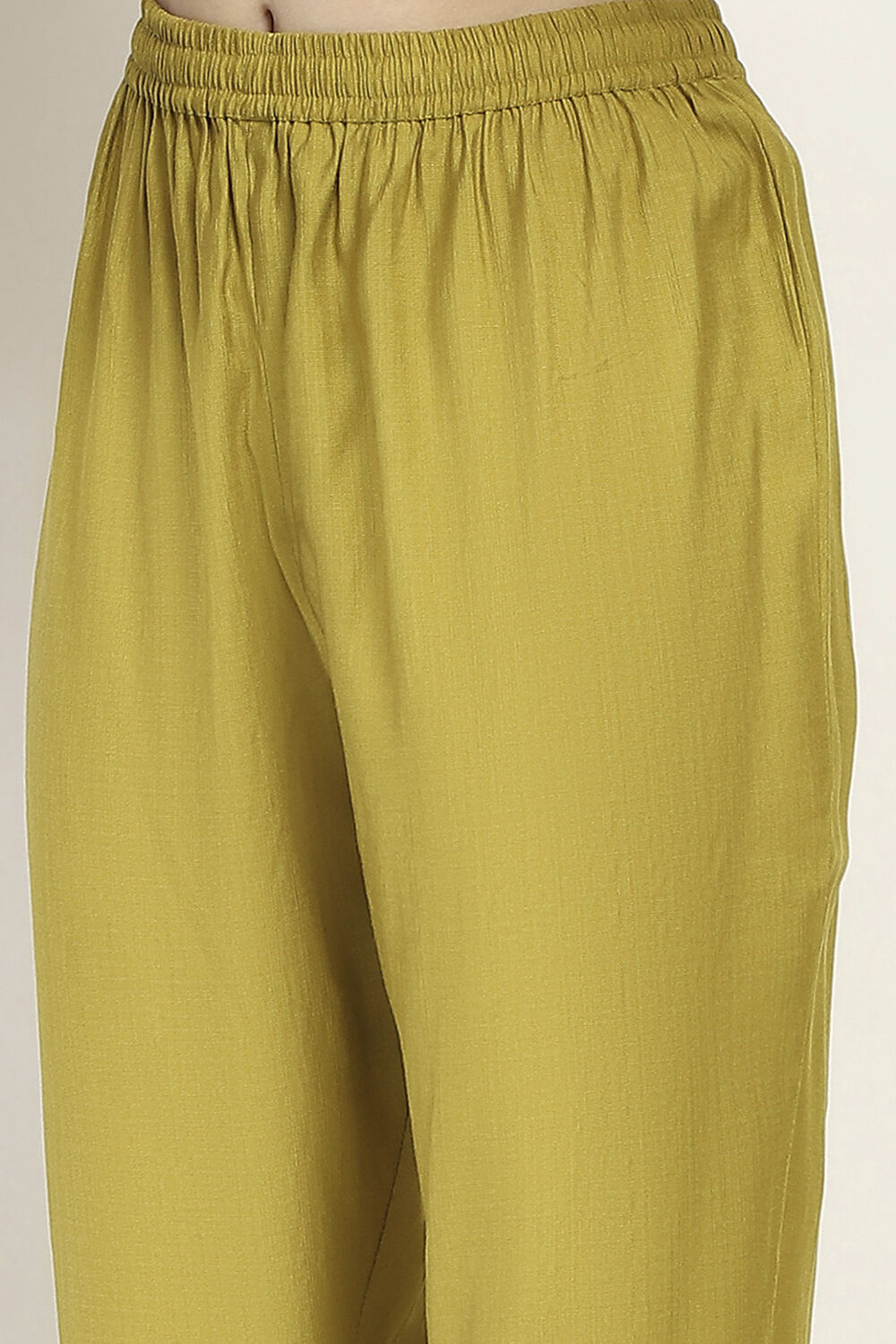 Lime Viscose Blend Straight Set image number 2