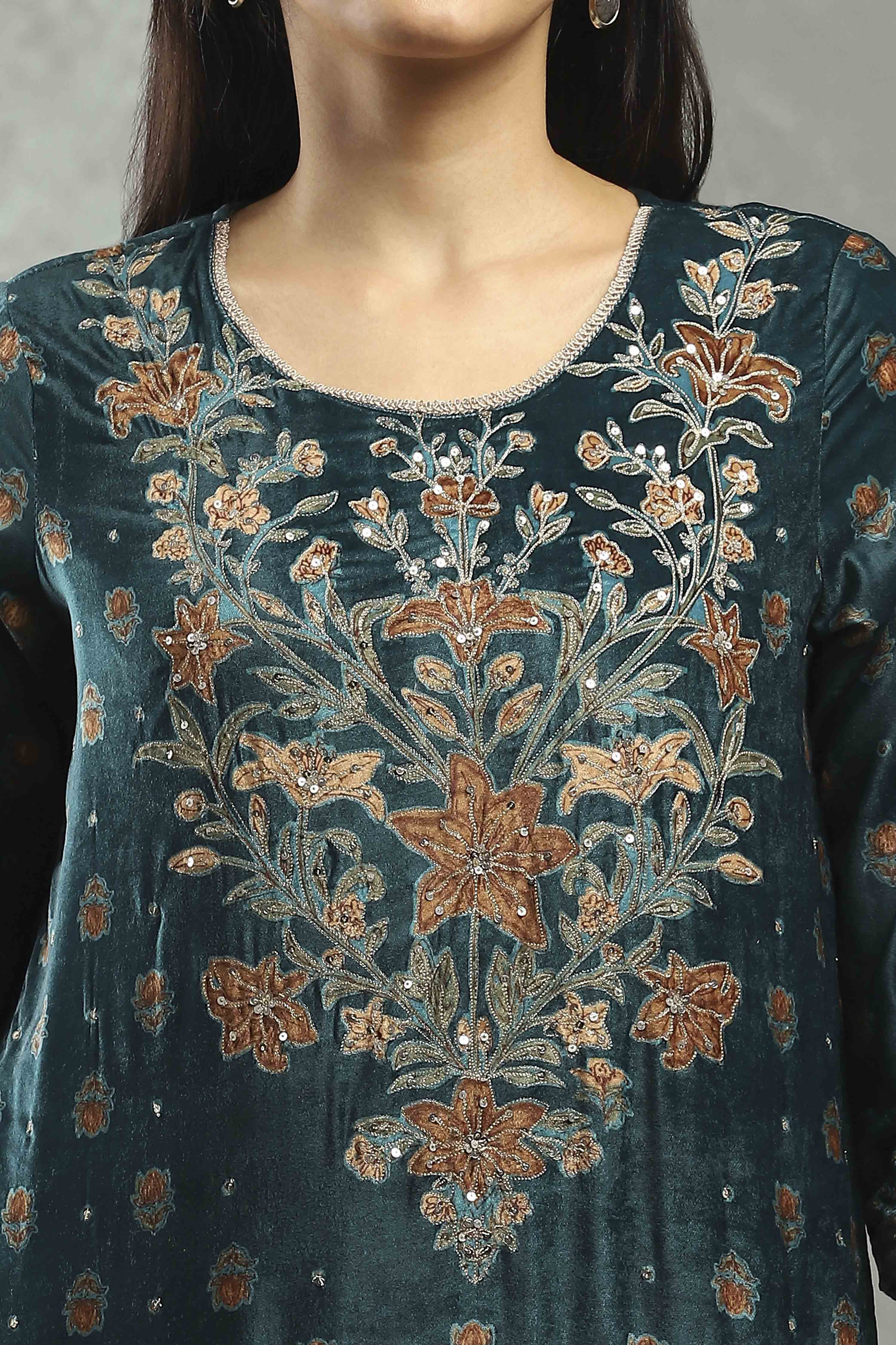 Green Polyester Printed Straight Suit Set image number 1