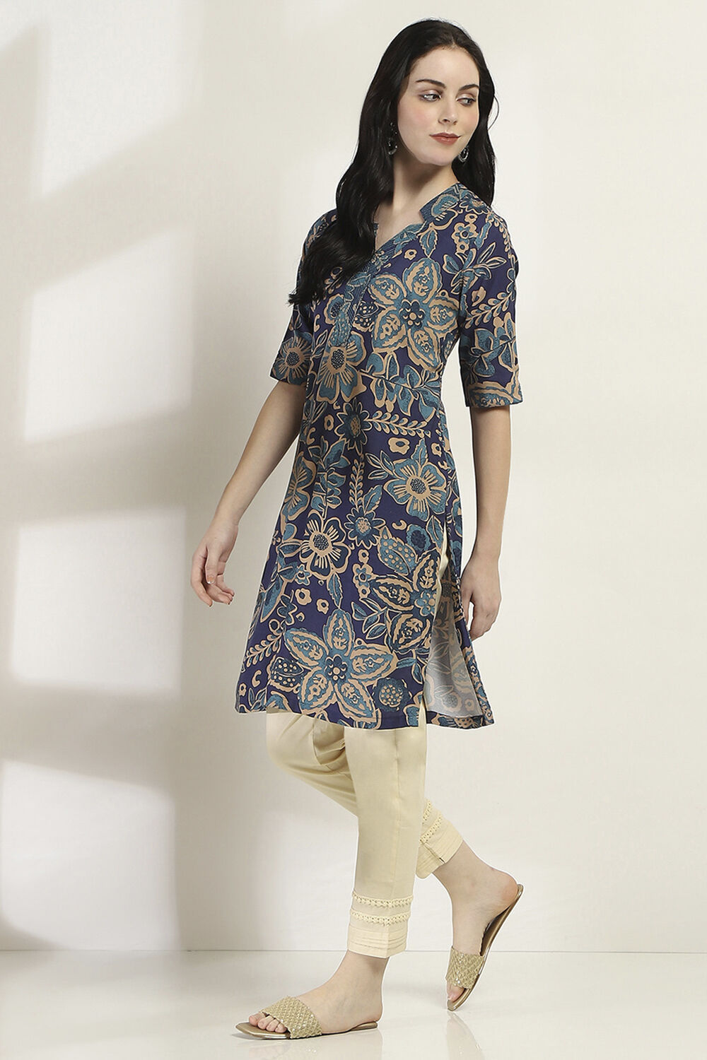 Indigo Printed Straight Kurta image number 2