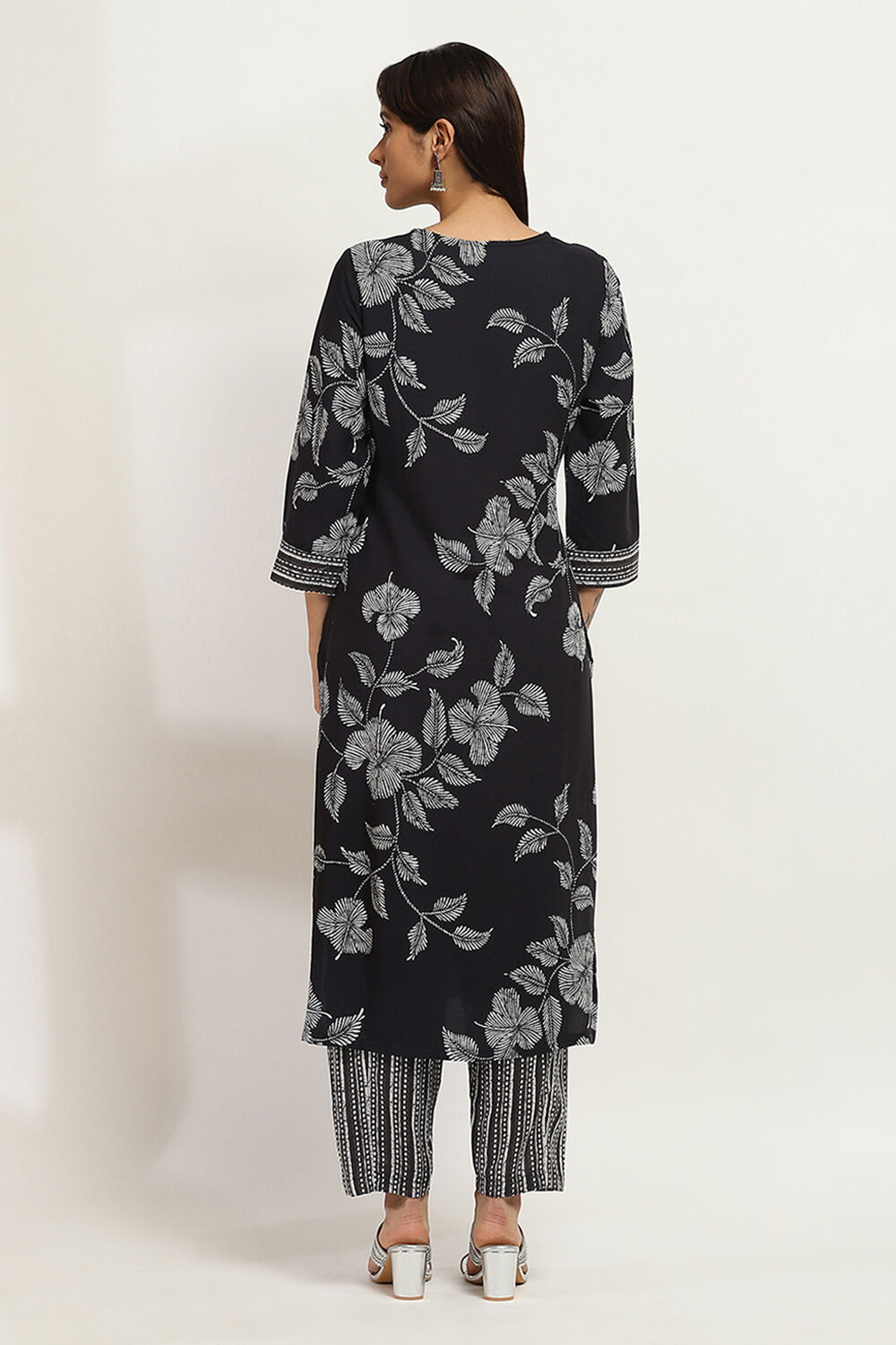 Black Printed Straight Kurta Set image number 4