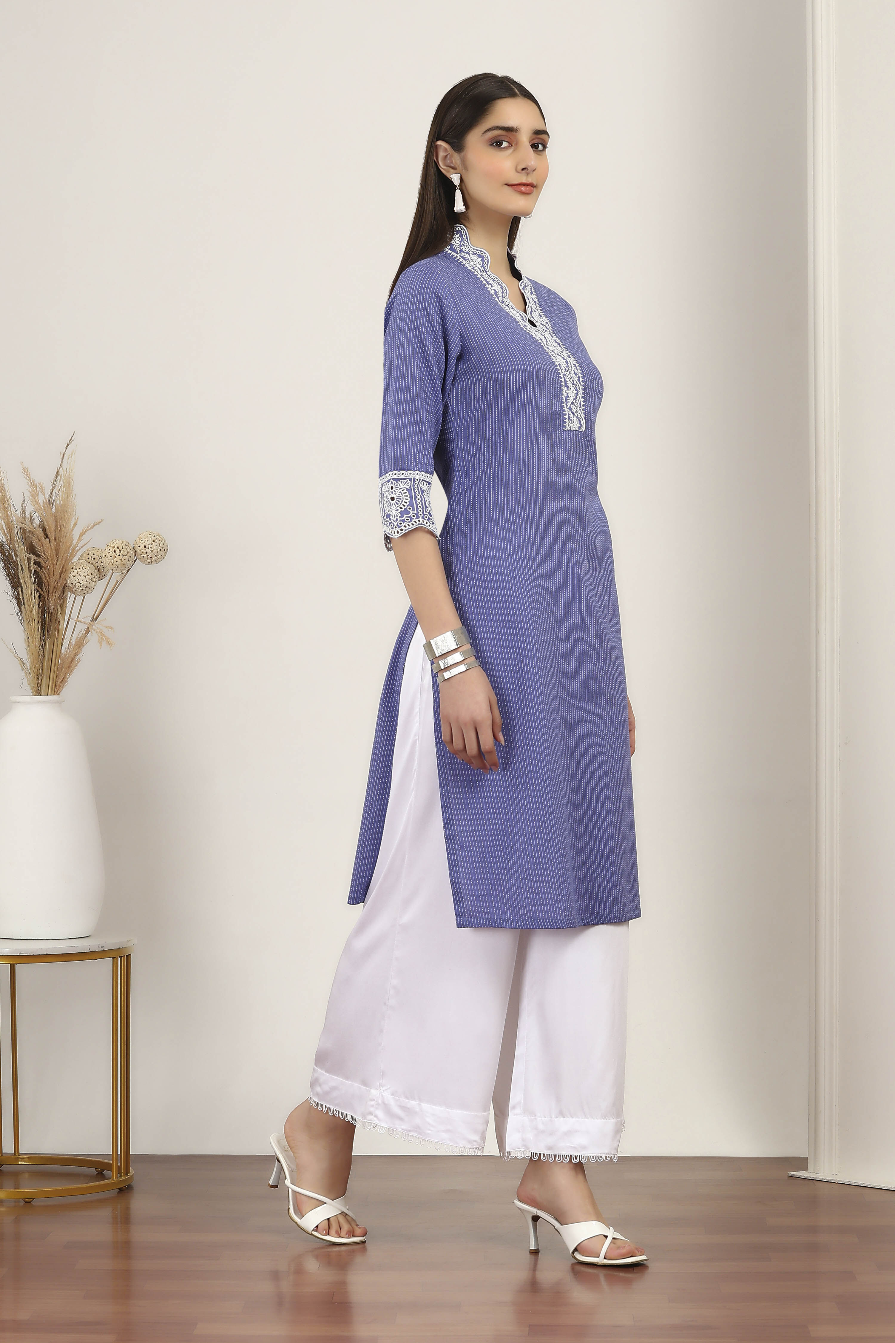 Blue Cotton Straight Kurtas image number 4