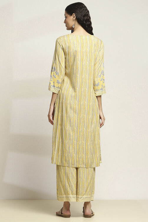 Yellow LIVA Woven Straight Kurta Suit Set image number 4