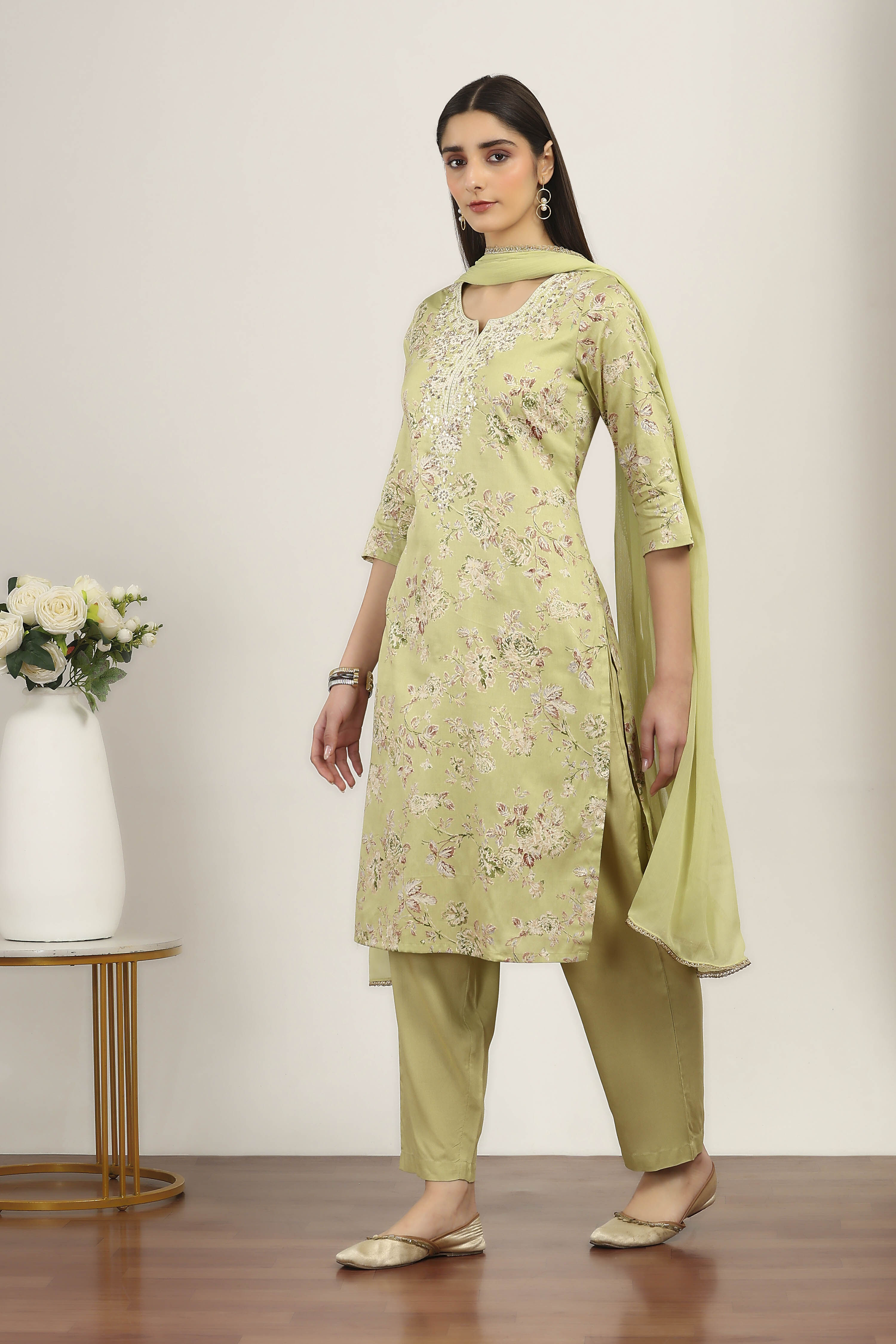 Green Cotton Straight Suit Sets image number 3