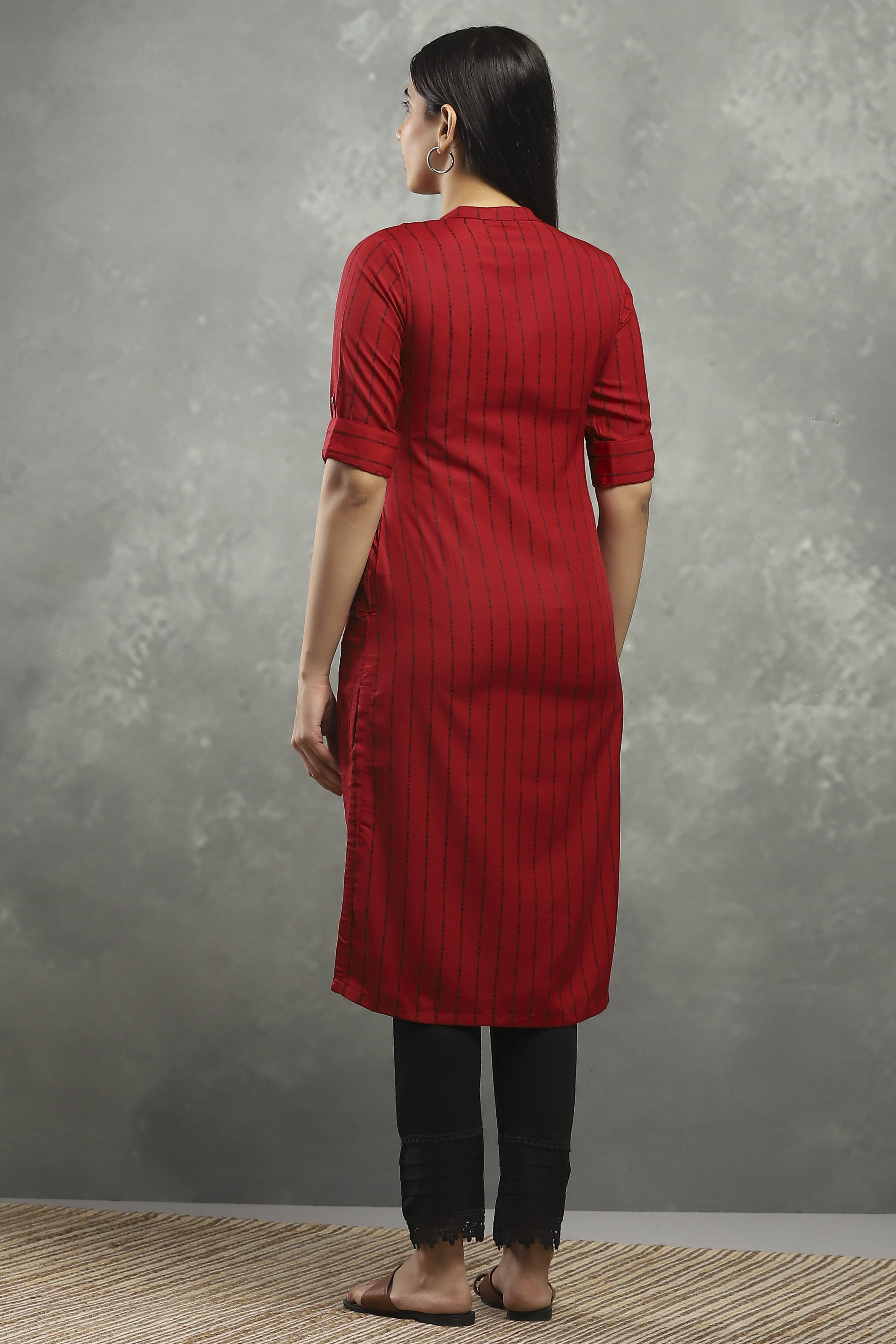 Maroon Viscose Straight Kurta Pants Set image number 4