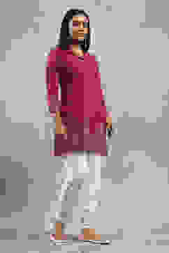 Red Cotton Printed Straight Top image number 4