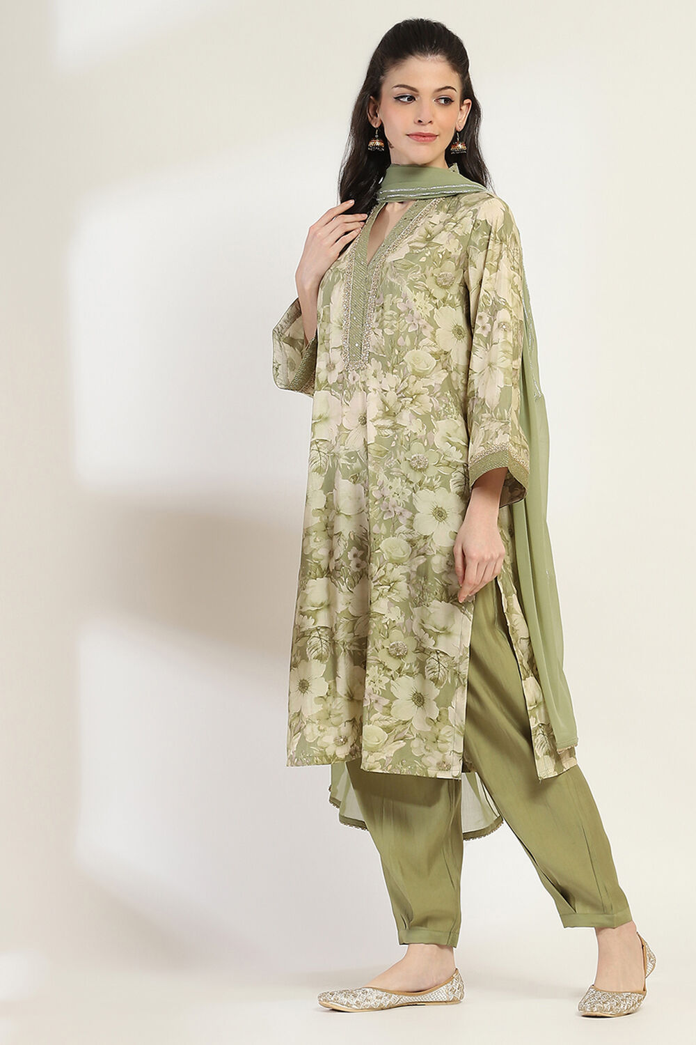 Green Floral Printed Straight Suit Set image number 3
