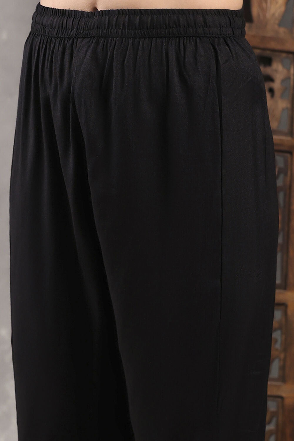 Black Viscose Blend Printed Straight Suit Set image number 2